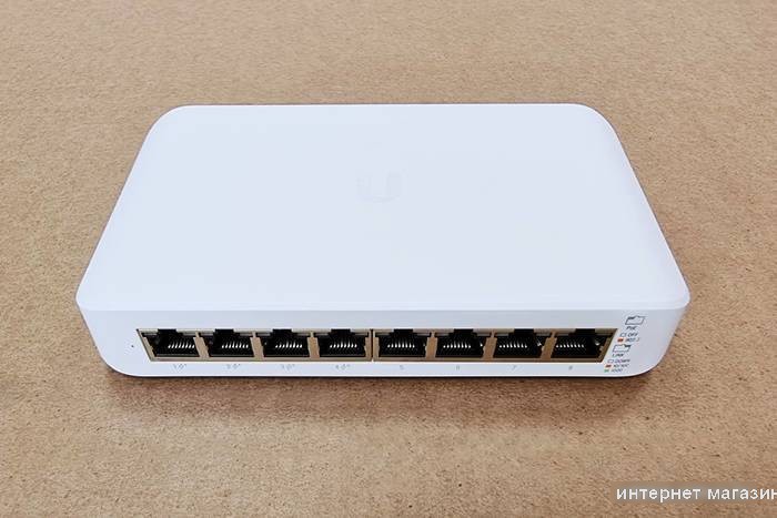 Управляемый коммутатор 2-го уровня Ubiquiti UniFi Switch Lite 8 POE